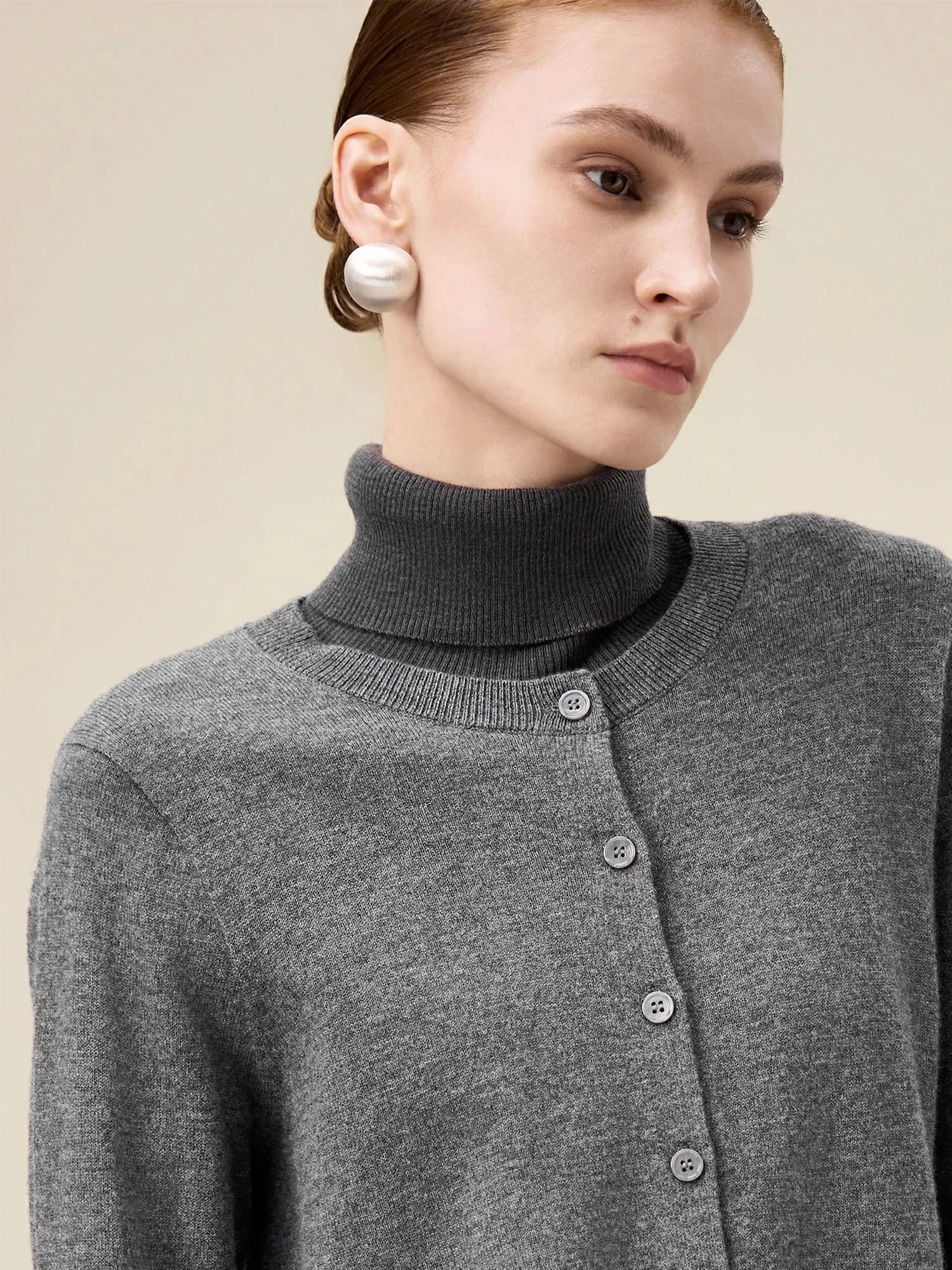 Amoretu Women's 100% Wool Round Neck Lightweight Knit Cardigan