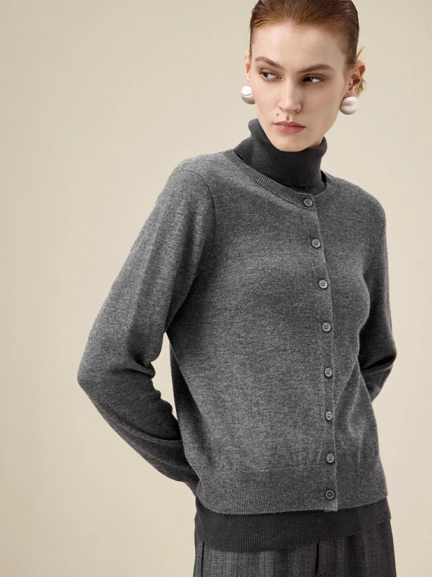 Amoretu Women's 100% Wool Round Neck Lightweight Knit Cardigan